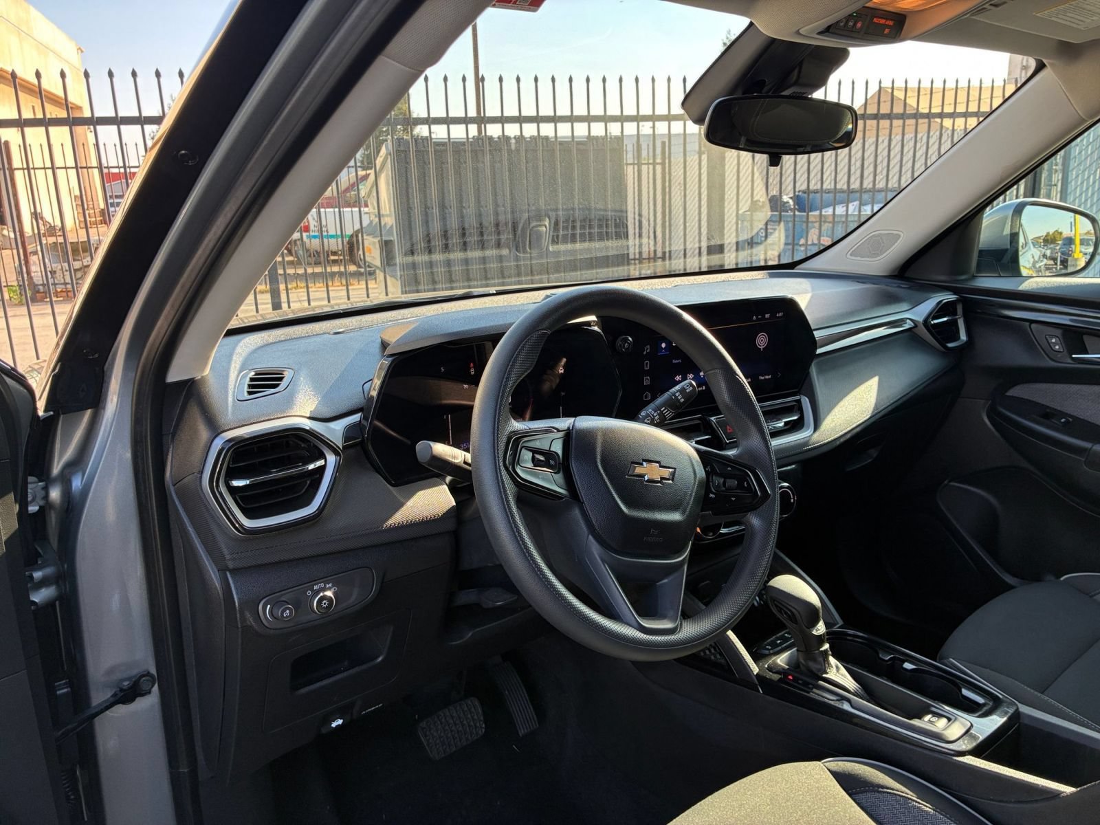Thumbnail: 2025 Chevrolet TrailBlazer - 32