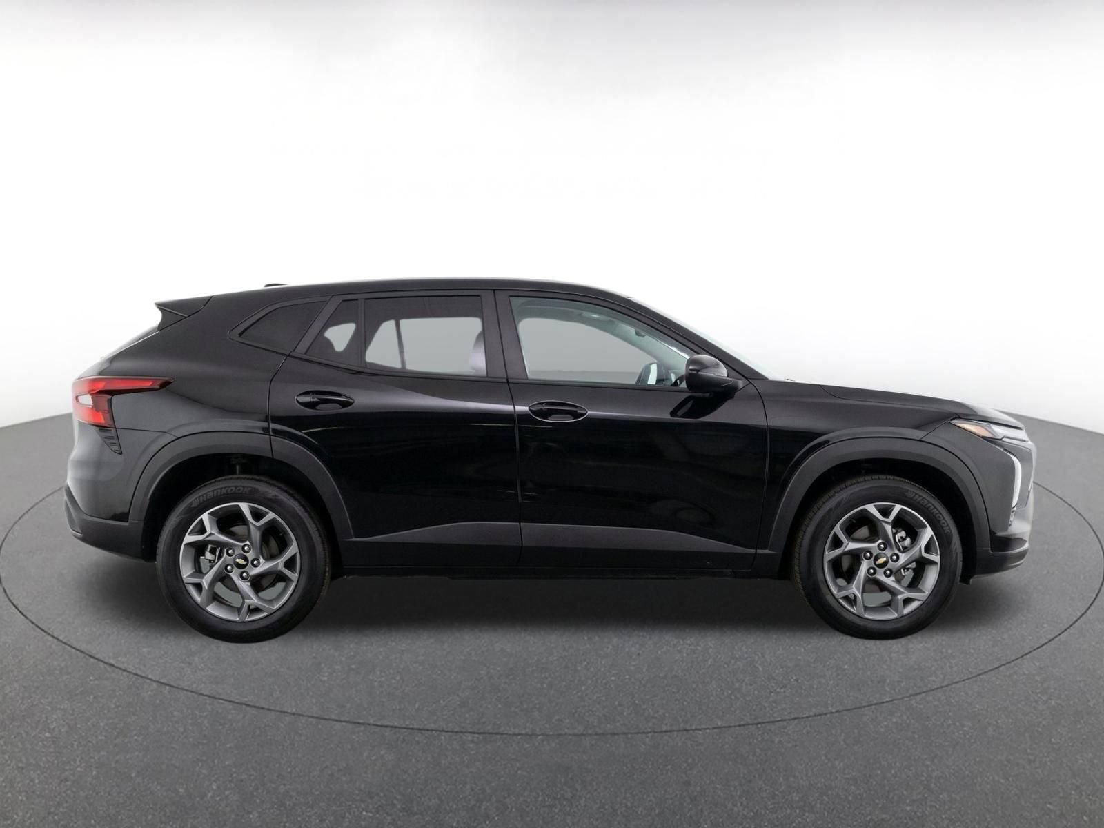 Thumbnail: 2025 Chevrolet Trax - 10