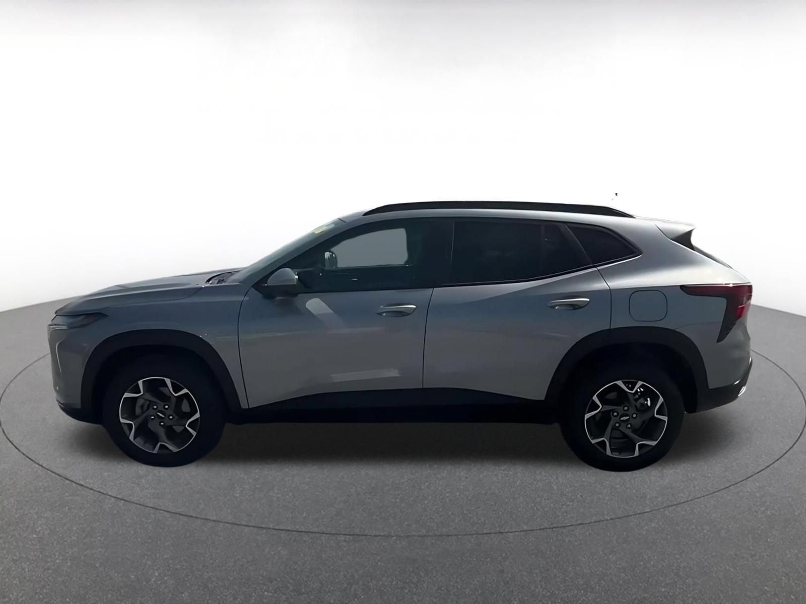 Thumbnail: 2025 Chevrolet Trax - 7