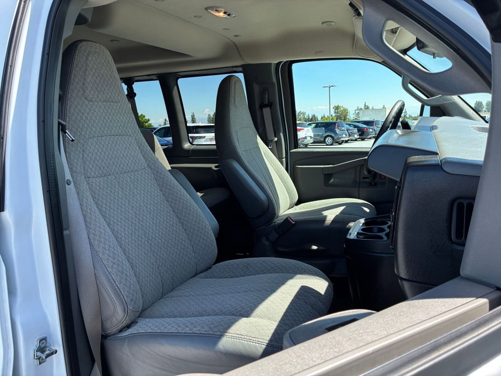 Thumbnail: 2025 GMC Savana - 34