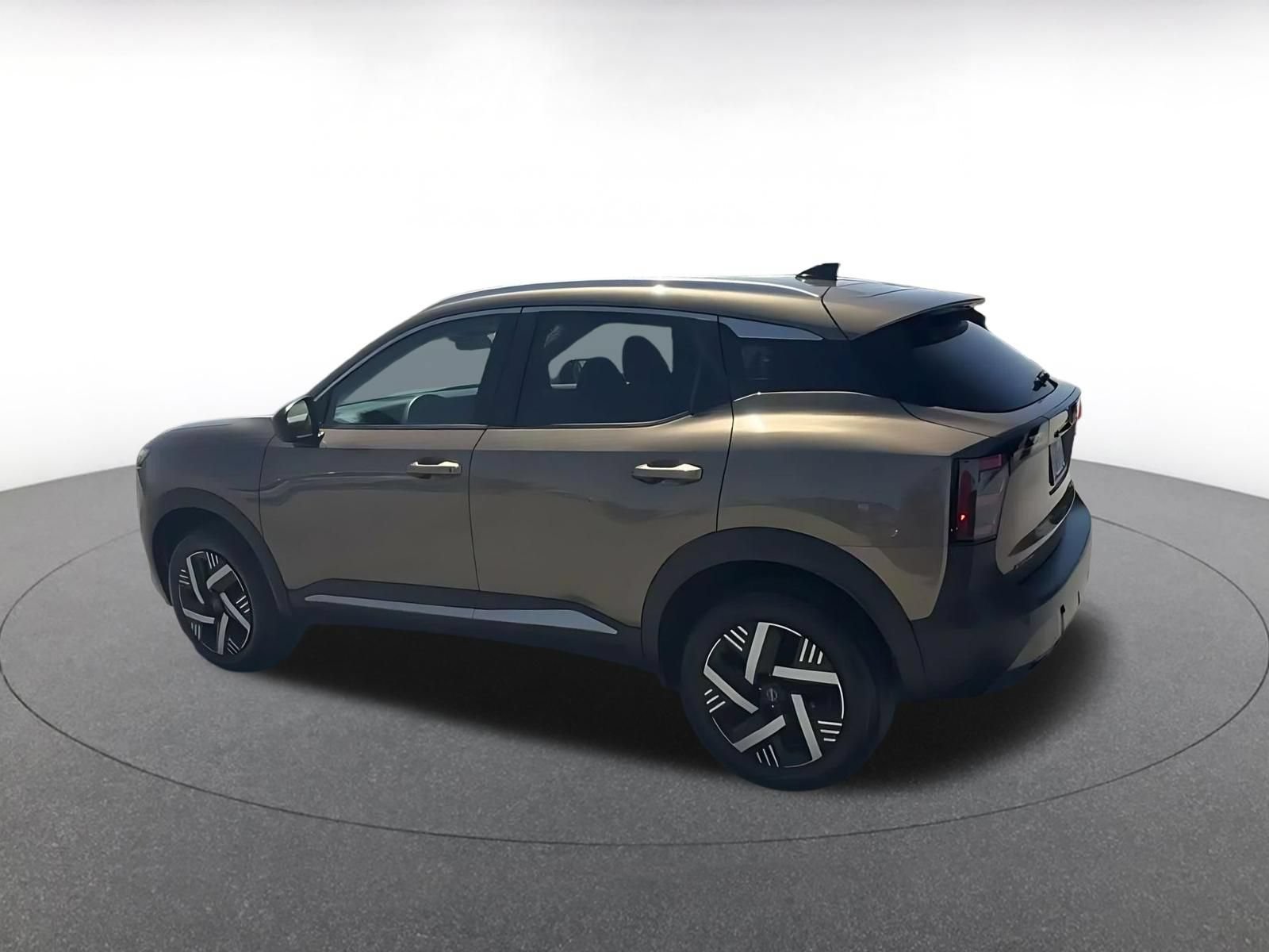 Thumbnail: 2026 Nissan Kicks - 9