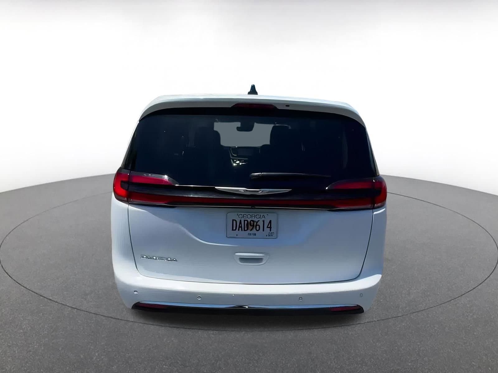 Thumbnail: 2024 Chrysler Pacifica - 12