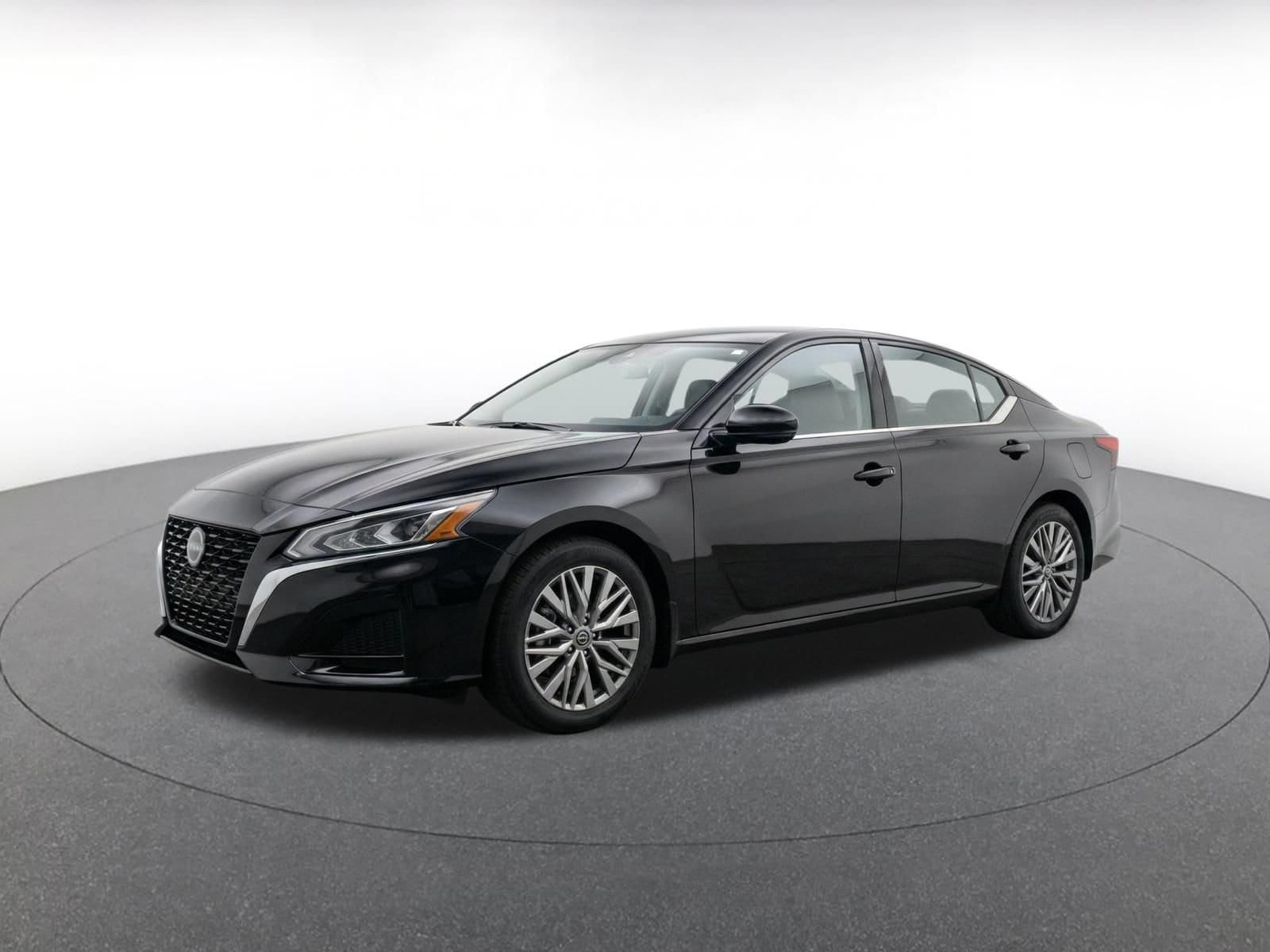 Thumbnail: 2025 Nissan Altima - 3