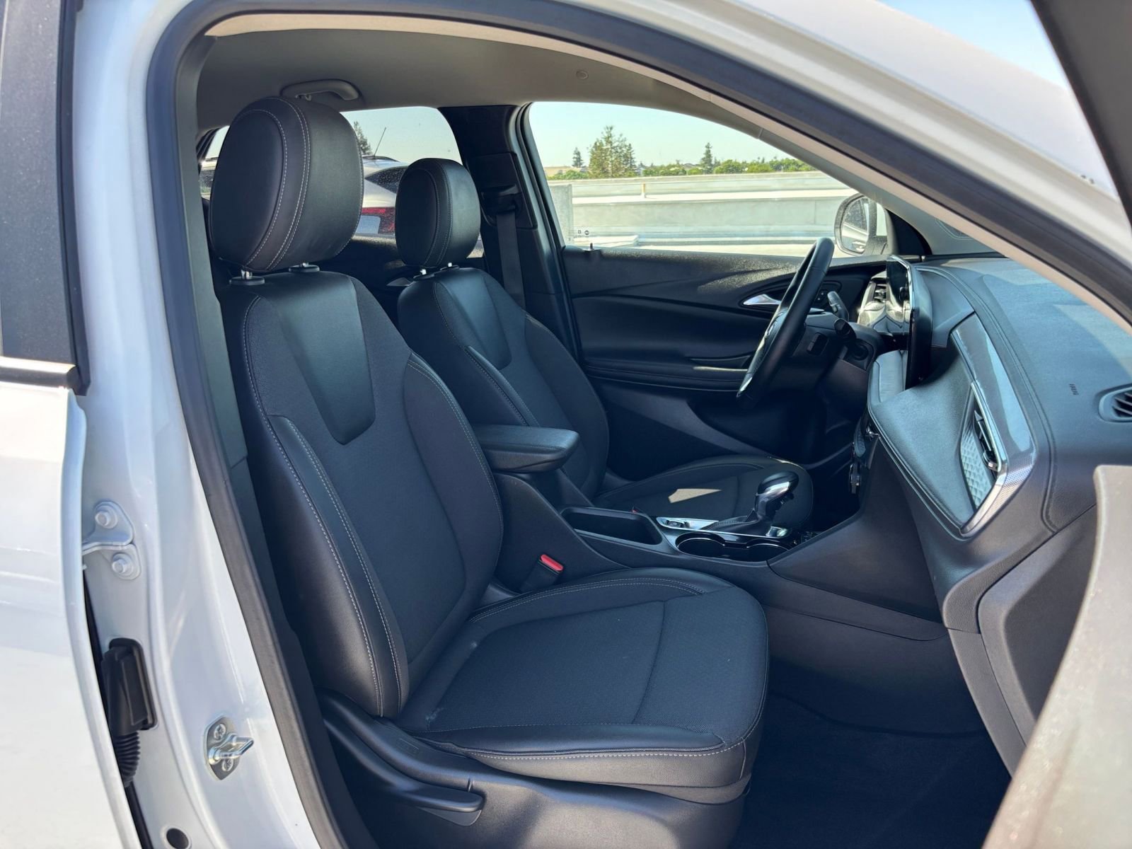 Thumbnail: 2025 Buick Encore GX - 35