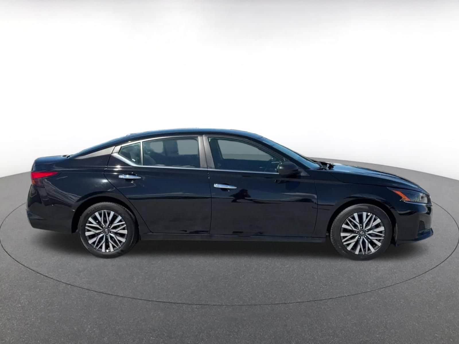 Thumbnail: 2025 Nissan Altima - 15