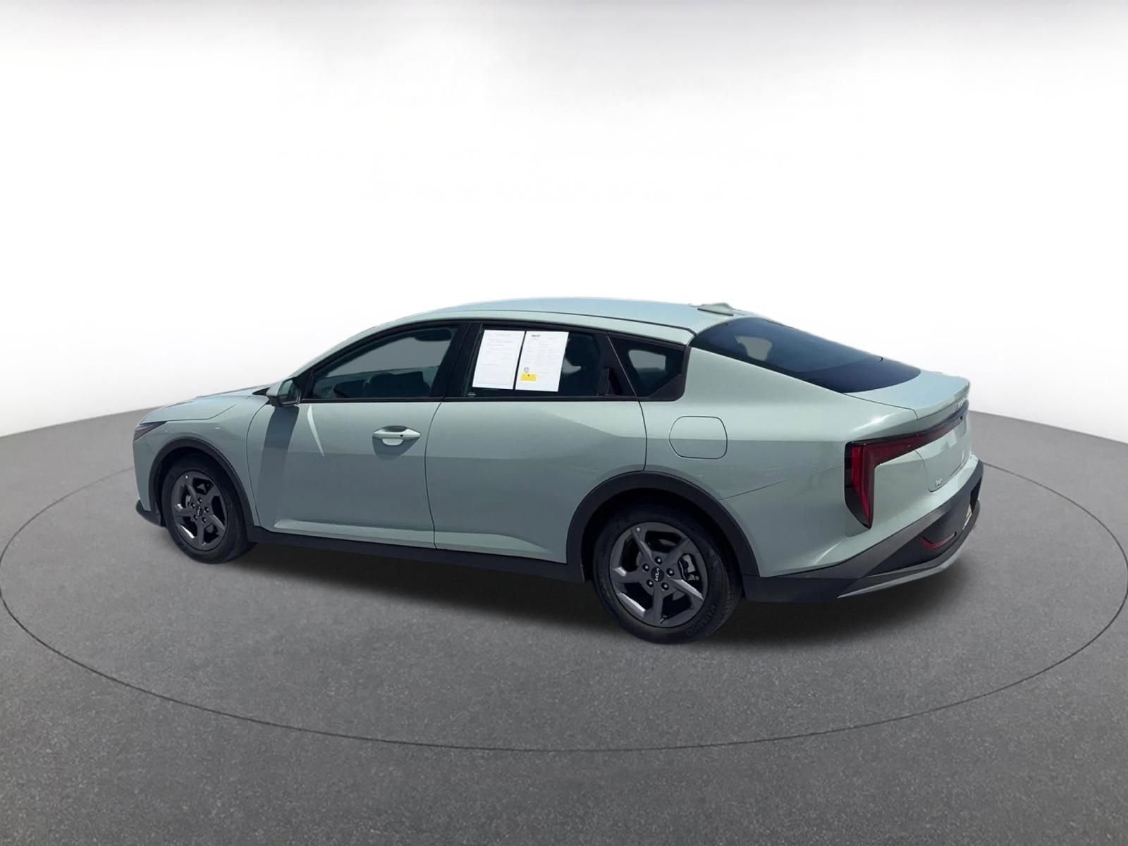 Thumbnail: 2025 Kia K4 - 10