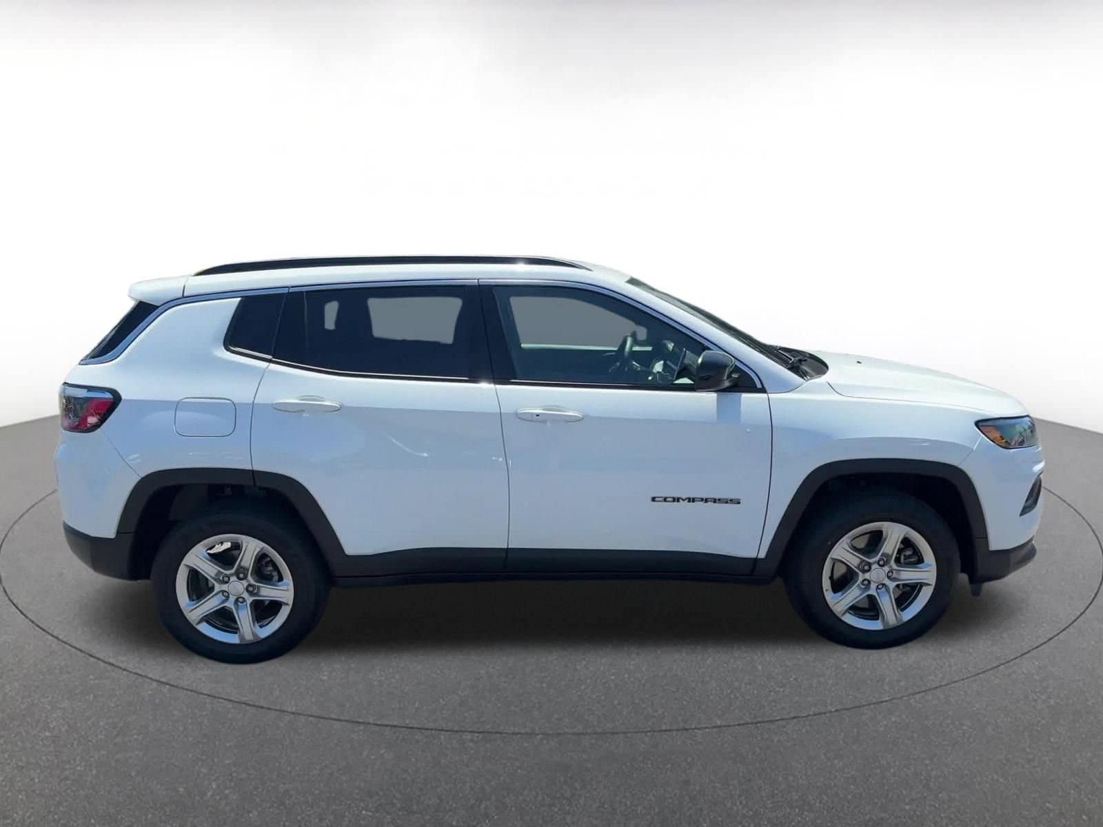 Thumbnail: 2023 Jeep Compass - 16