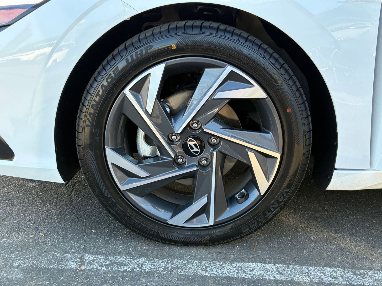 Thumbnail: 2025 Hyundai Elantra - 30