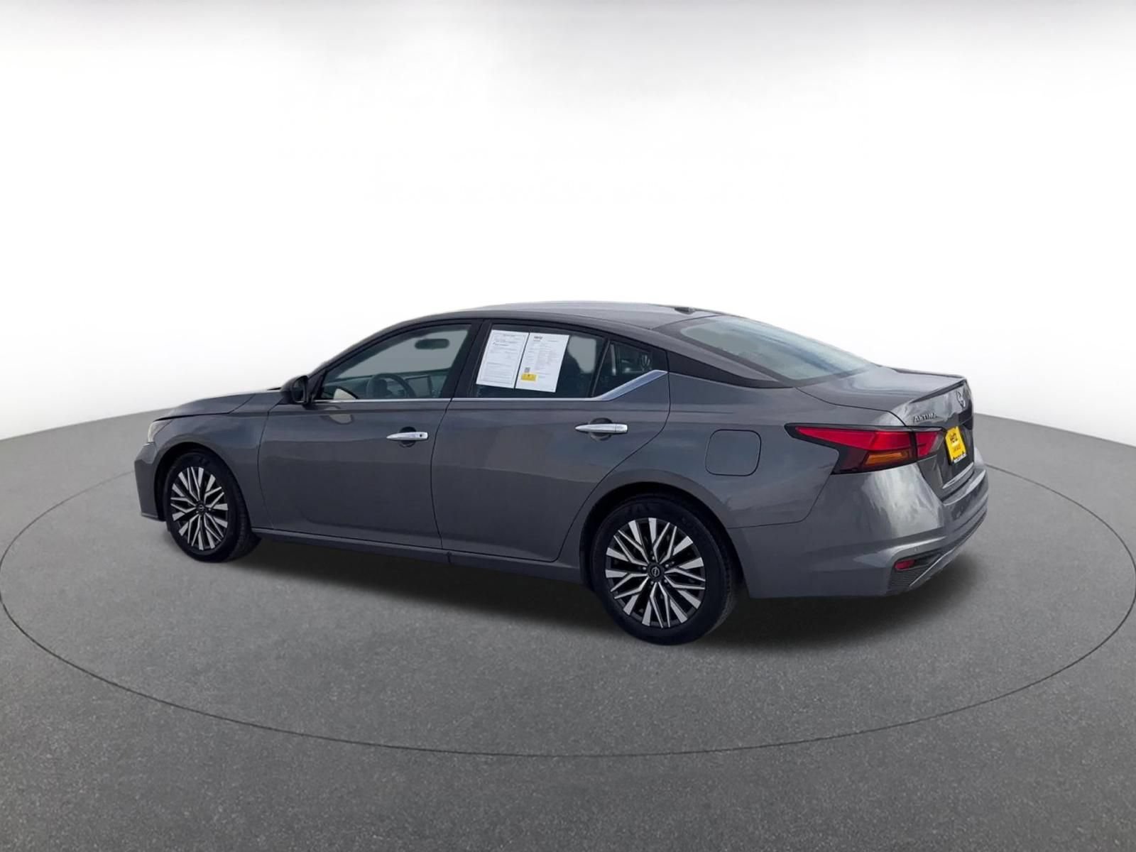 Thumbnail: 2025 Nissan Altima - 8
