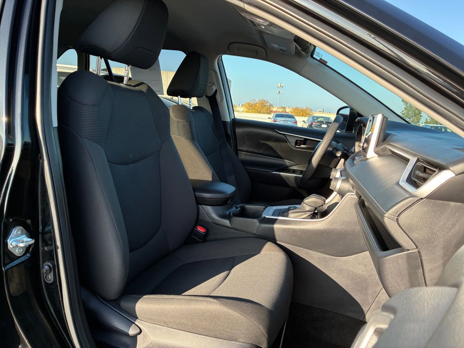 Thumbnail: 2025 Toyota RAV4 - 35