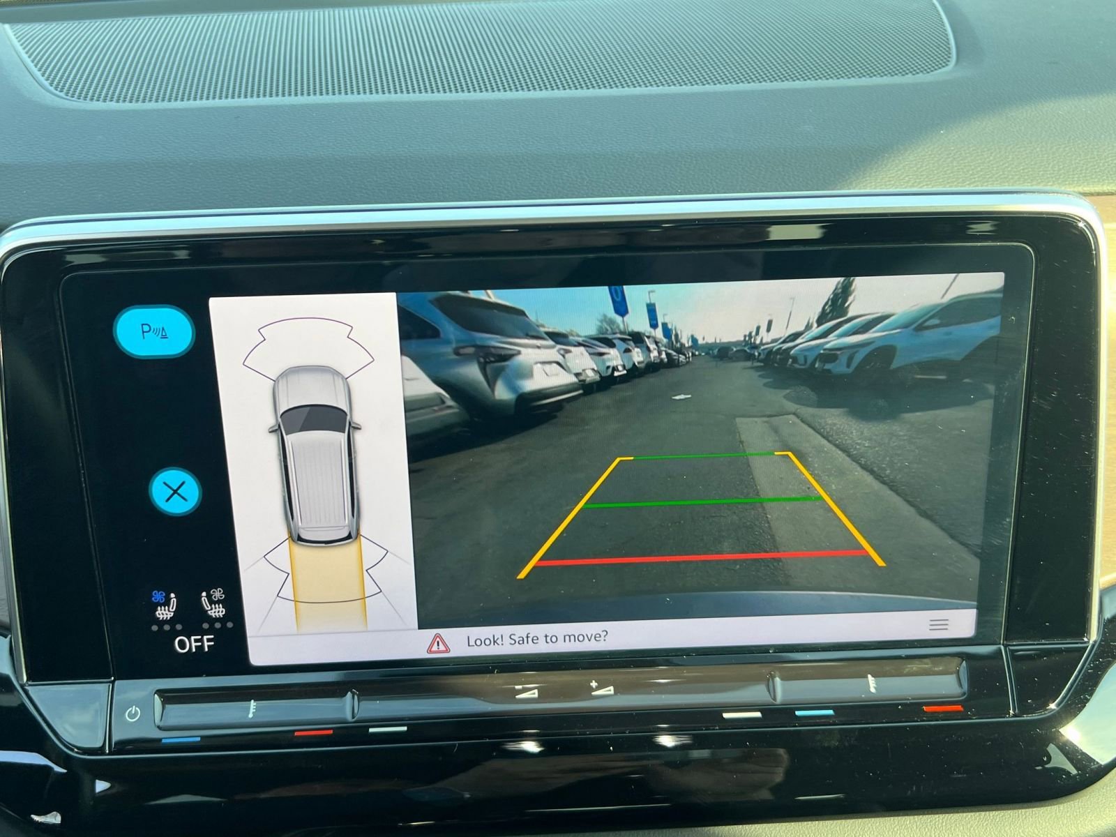 Thumbnail: 2024 Volkswagen Atlas - 25