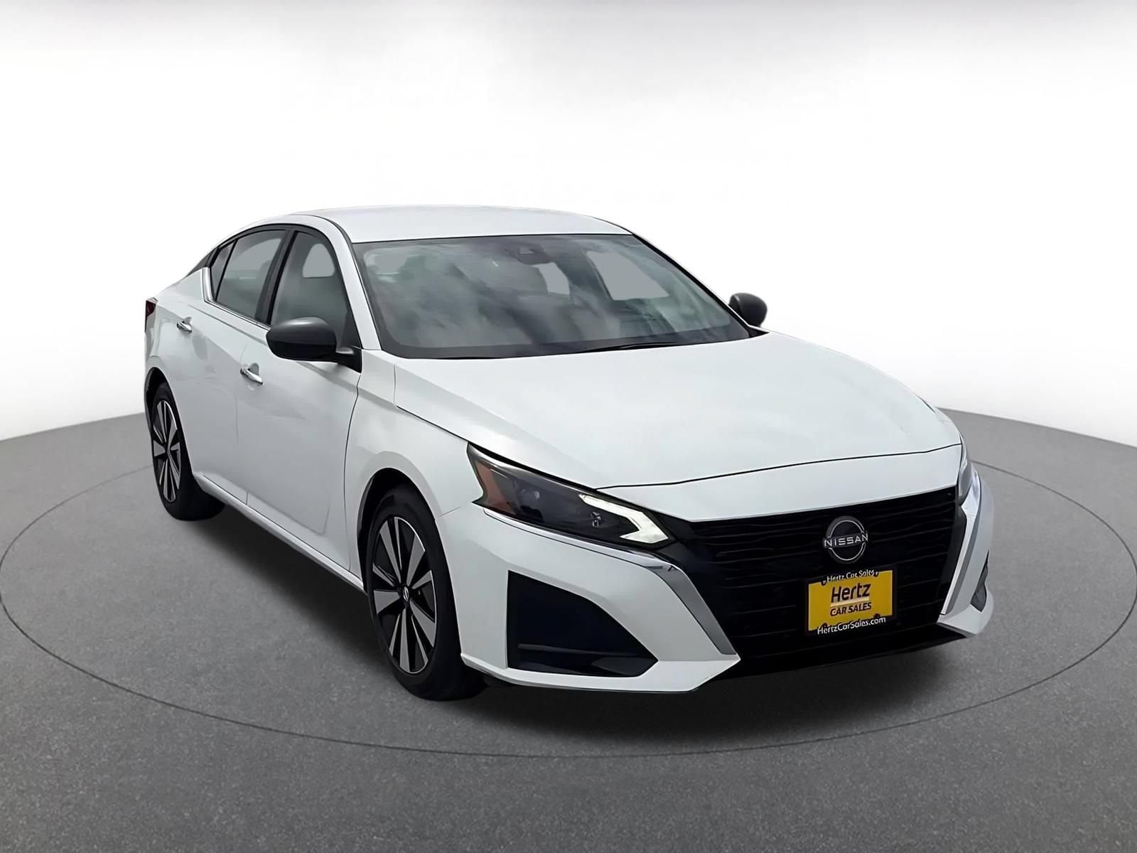 Thumbnail: 2025 Nissan Altima - 3
