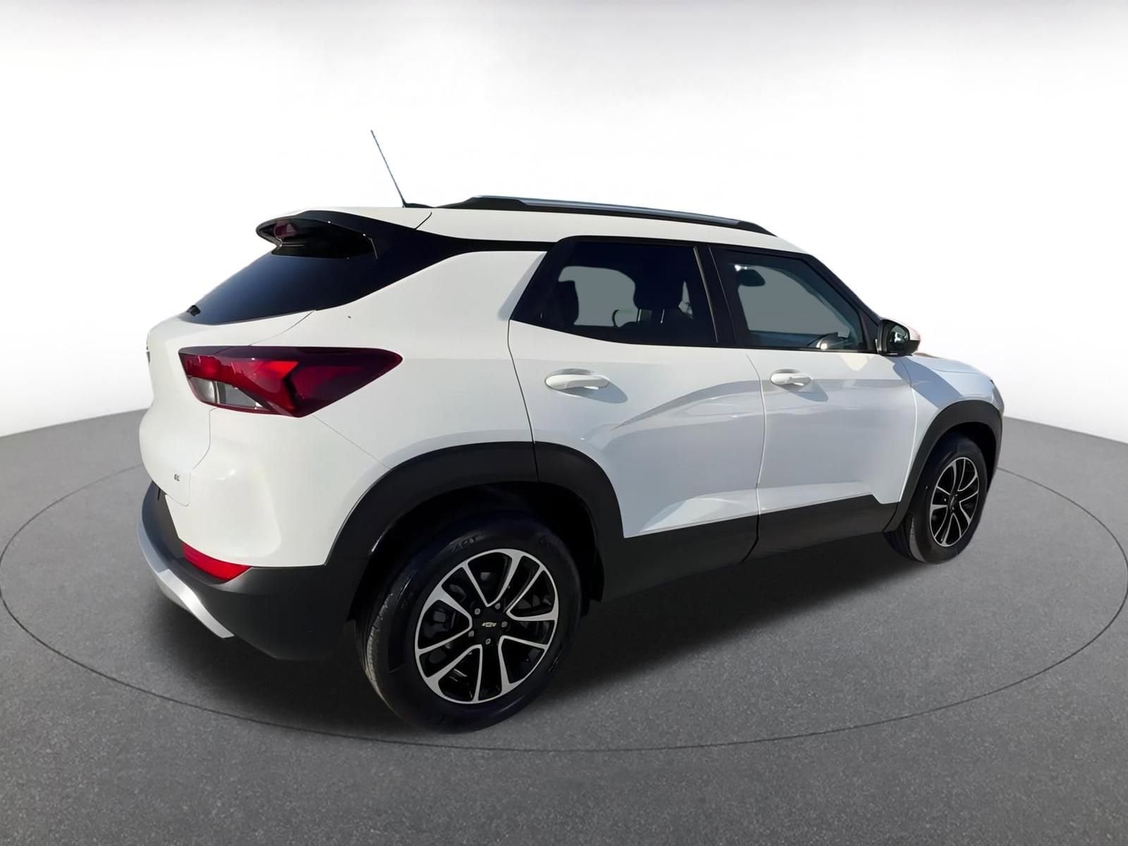 Thumbnail: 2025 Chevrolet TrailBlazer - 14