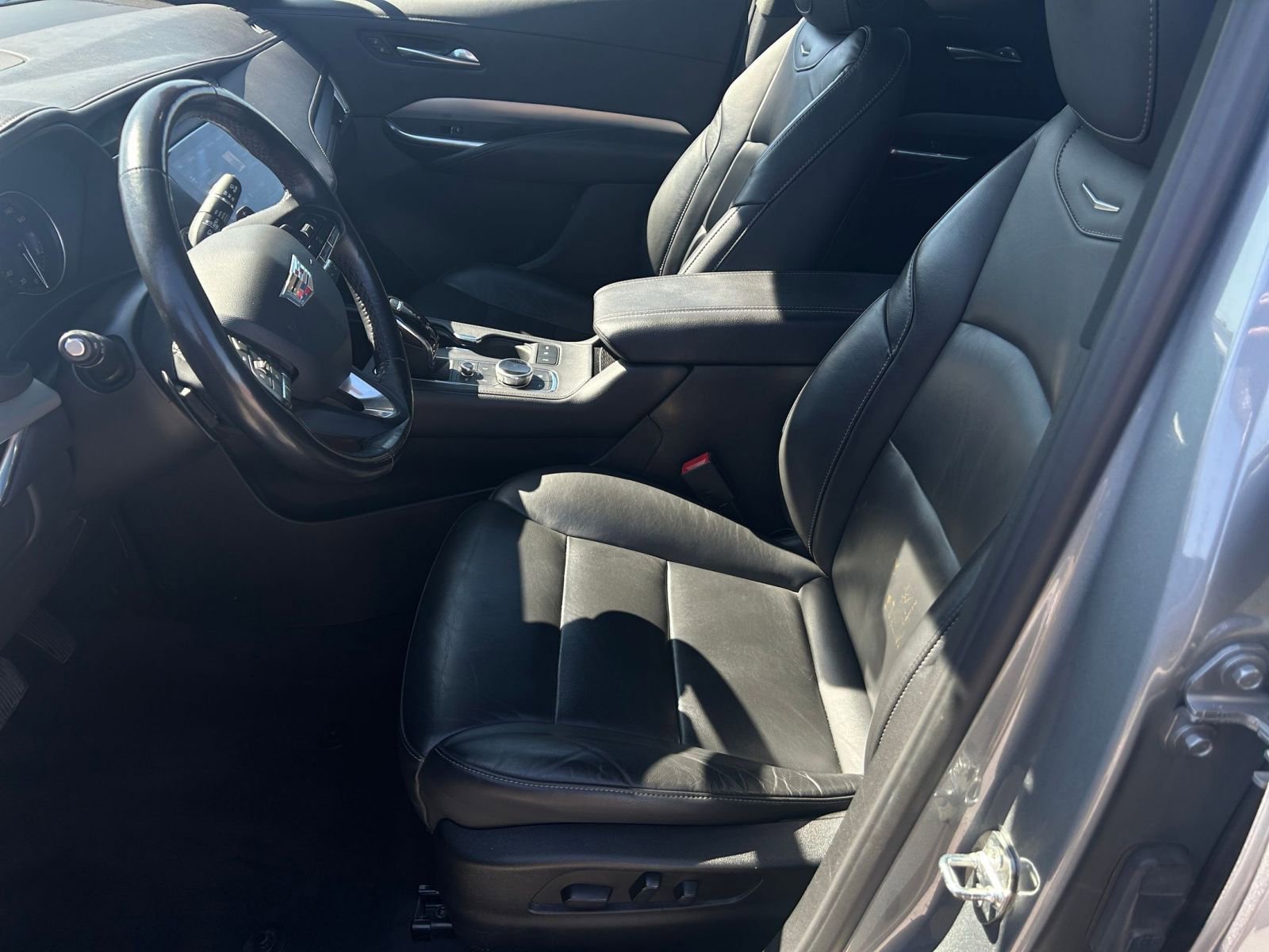 Thumbnail: 2023 Cadillac XT4 - 25