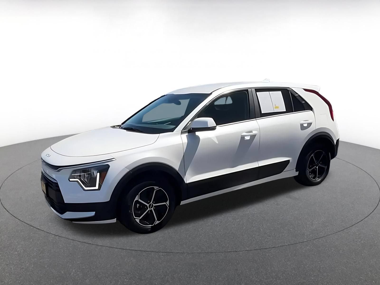 Thumbnail: 2026 Kia Niro - 8