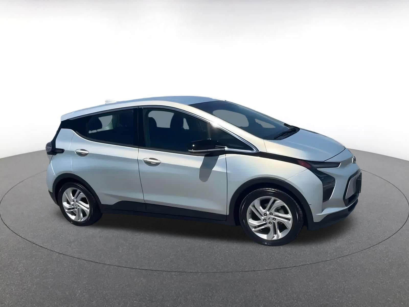 Thumbnail: 2023 Chevrolet Bolt EV - 2