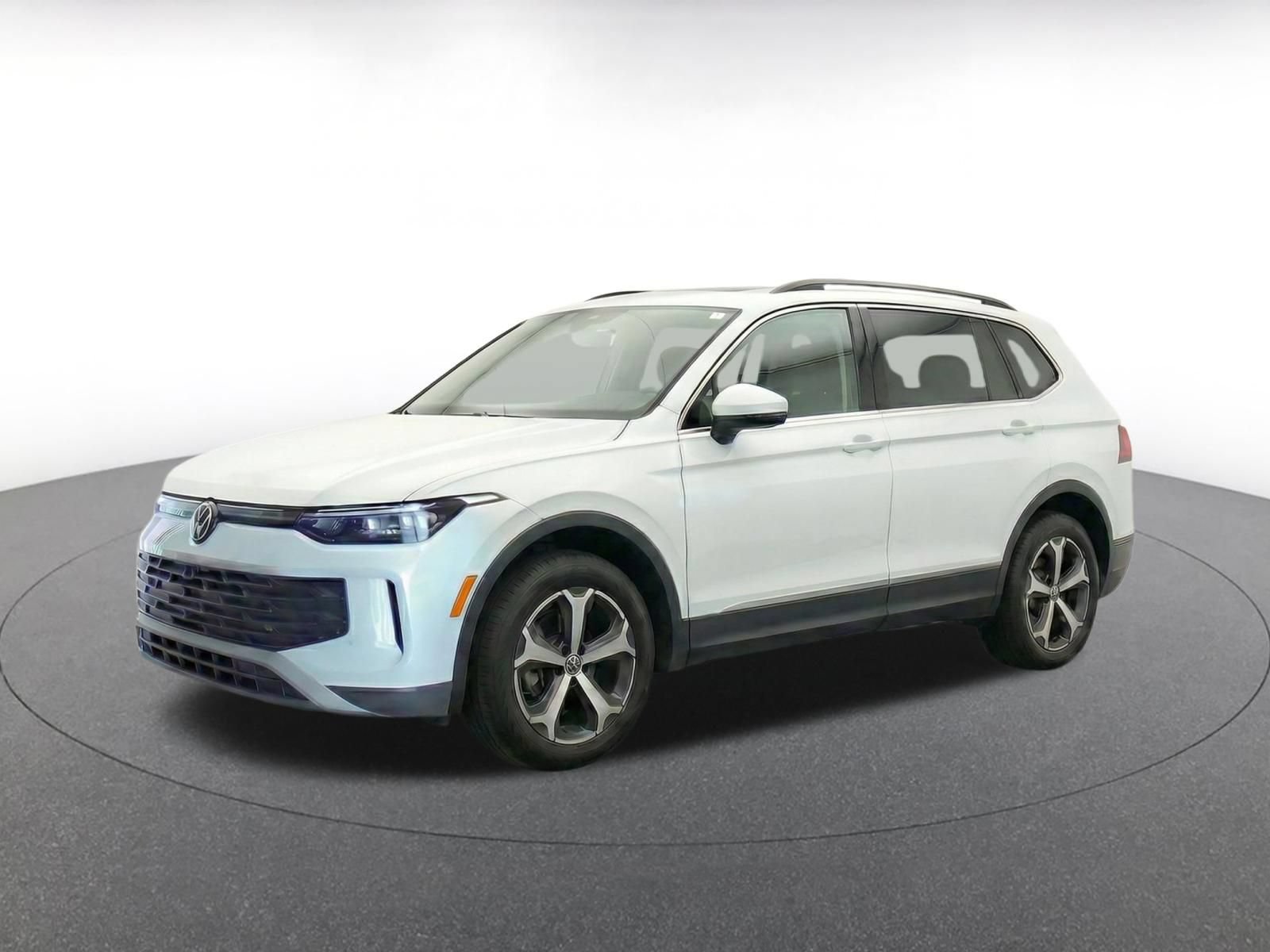 Thumbnail: 2026 Volkswagen Tiguan - 3