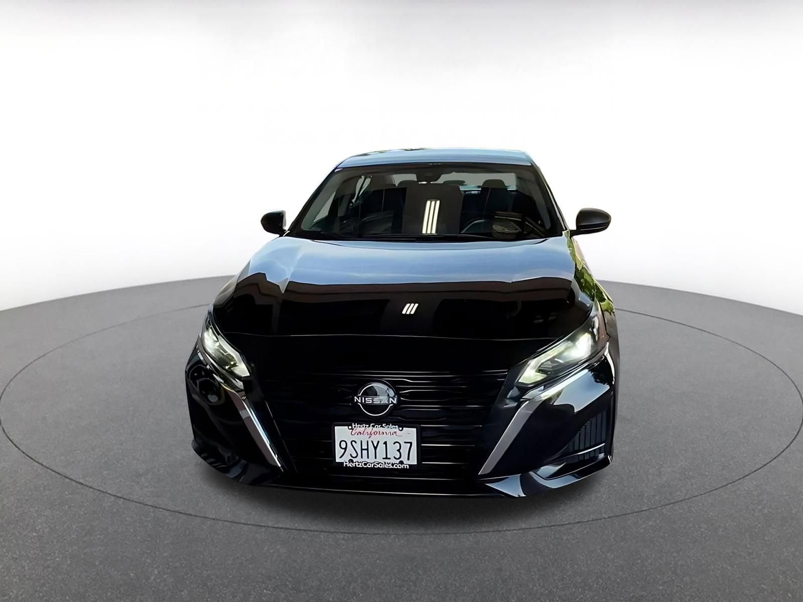 Thumbnail: 2025 Nissan Altima - 8