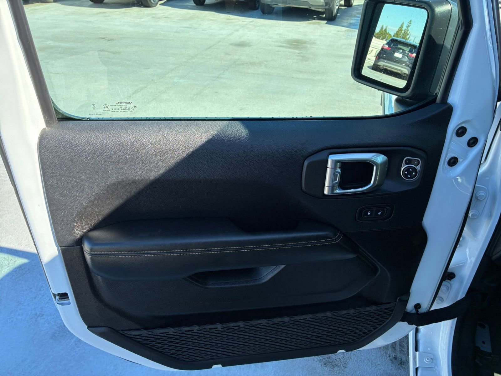 Thumbnail: 2025 Jeep Wrangler - 18