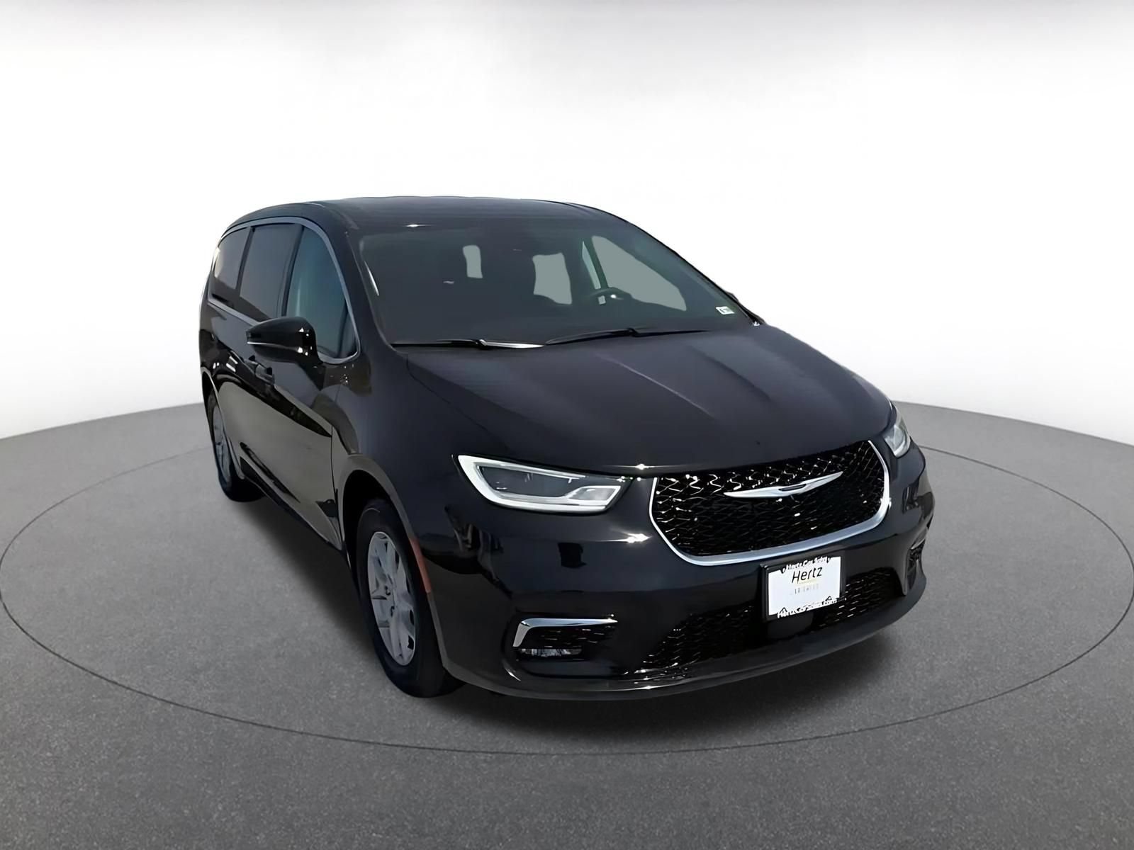 Thumbnail: 2024 Chrysler Pacifica - 3