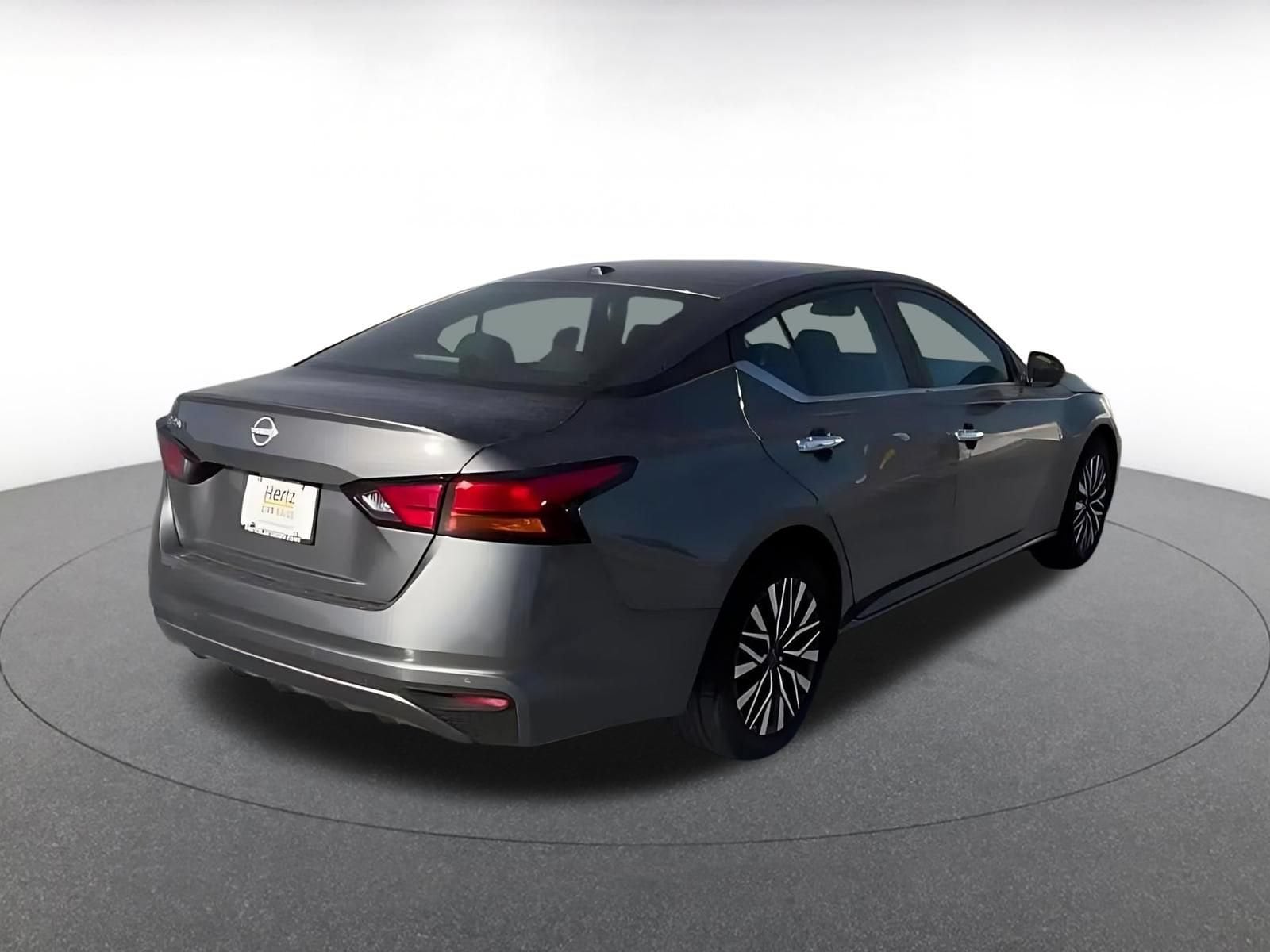 Thumbnail: 2025 Nissan Altima - 10