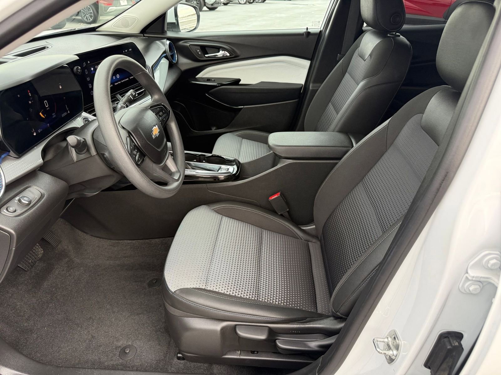 Thumbnail: 2025 Chevrolet Trax - 24