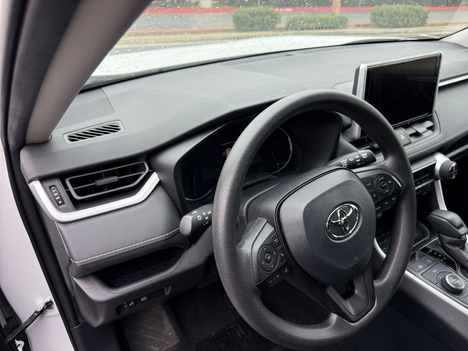 Thumbnail: 2025 Toyota RAV4 - 32