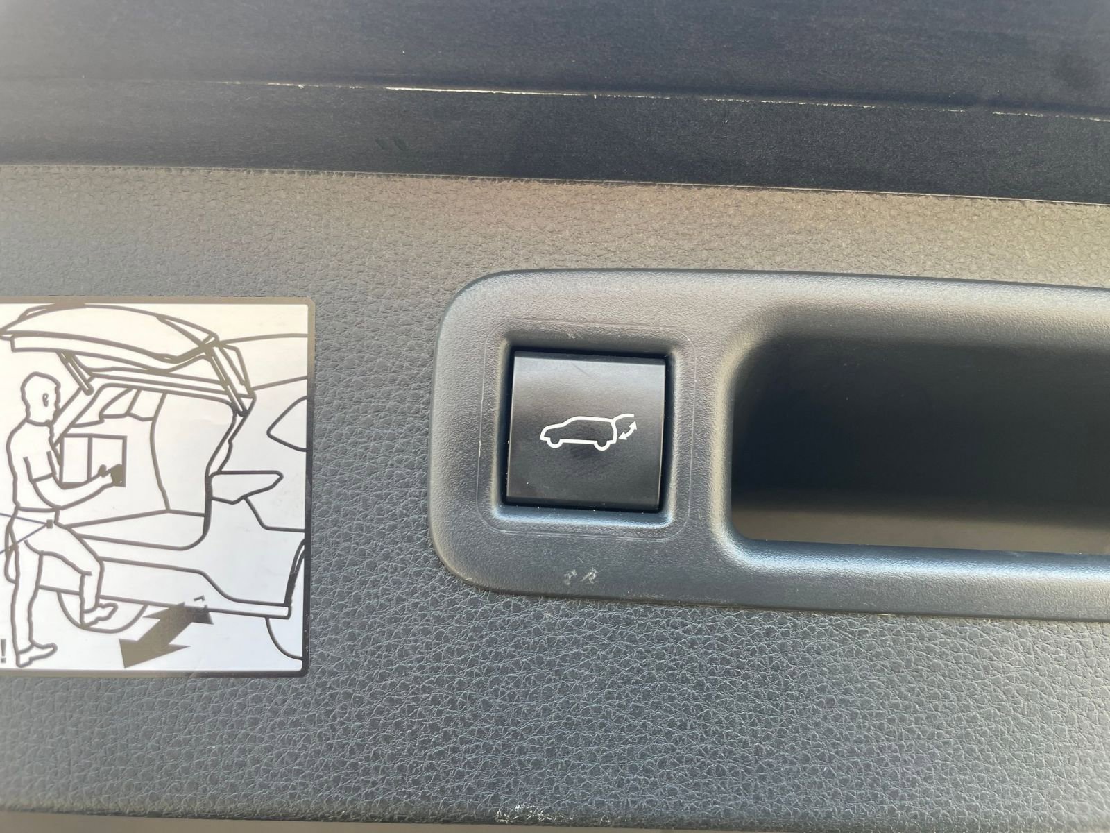 Thumbnail: 2024 Toyota Highlander - 23