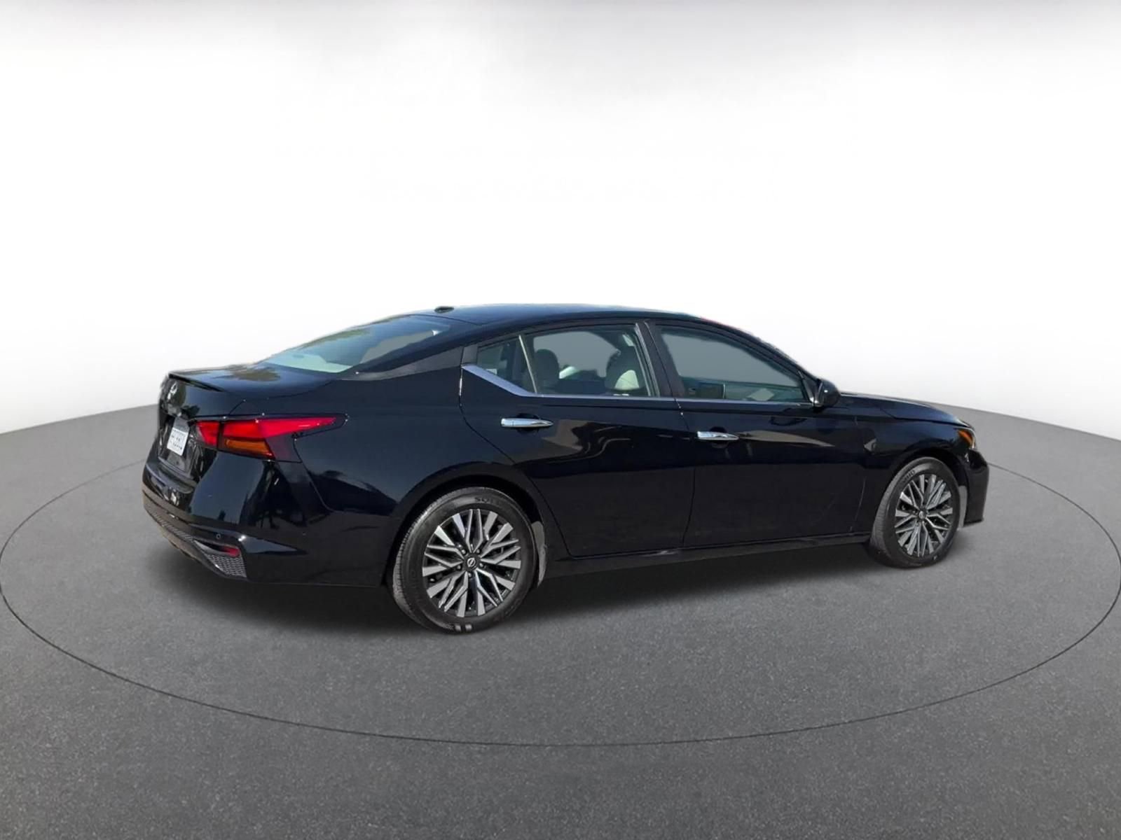 Thumbnail: 2025 Nissan Altima - 15