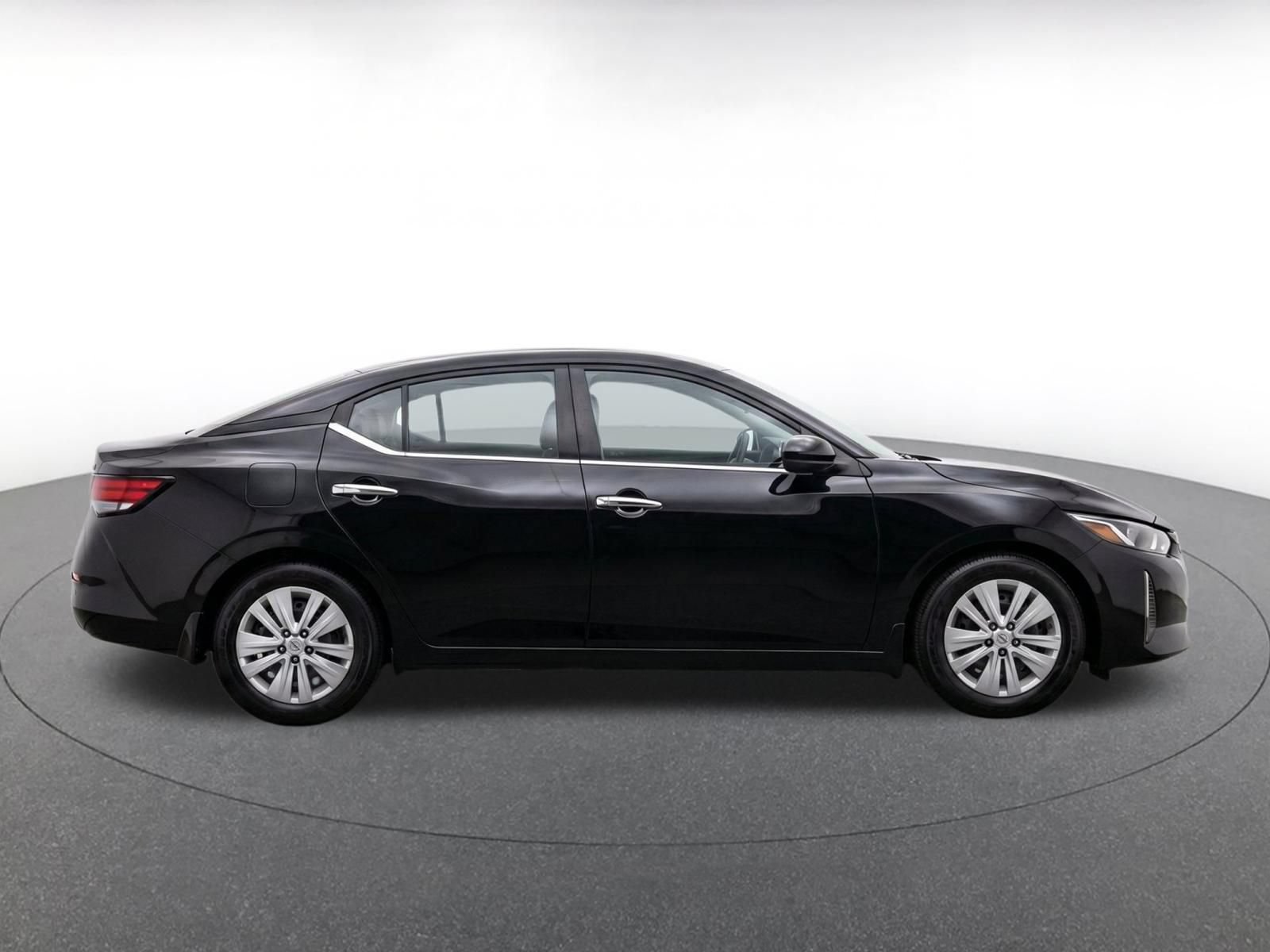 Thumbnail: 2025 Nissan Sentra - 10
