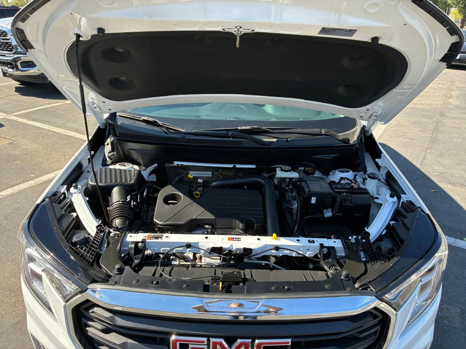 Thumbnail: 2024 GMC Terrain - 31