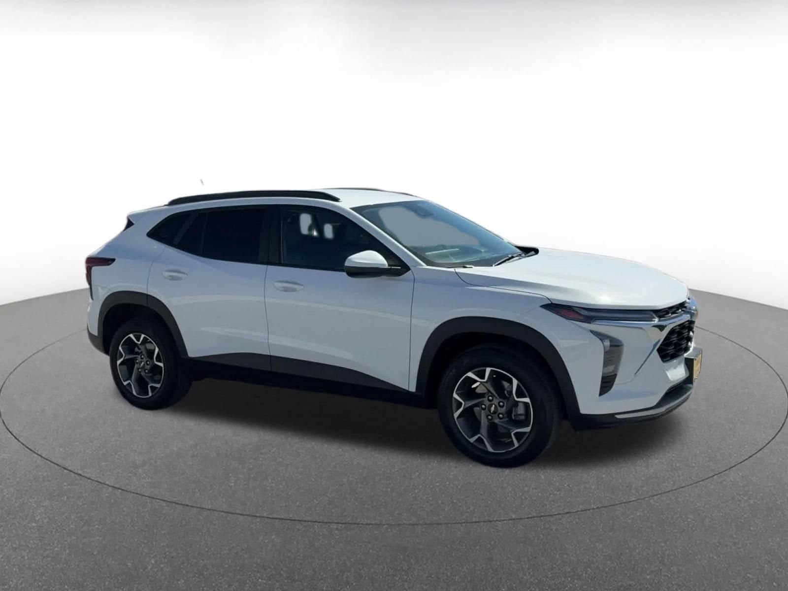 Thumbnail: 2025 Chevrolet Trax - 2