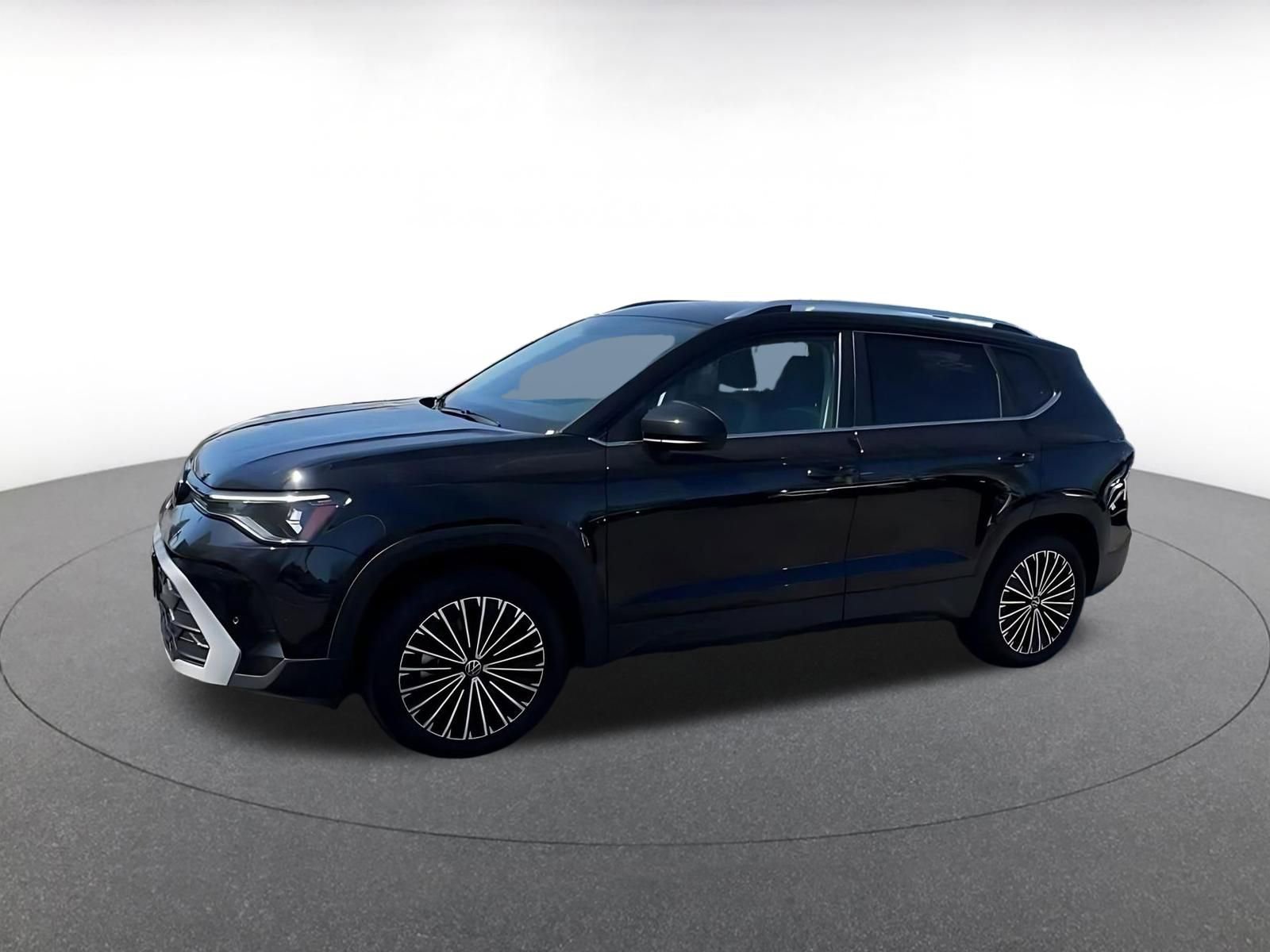 Thumbnail: 2025 Volkswagen Taos - 8