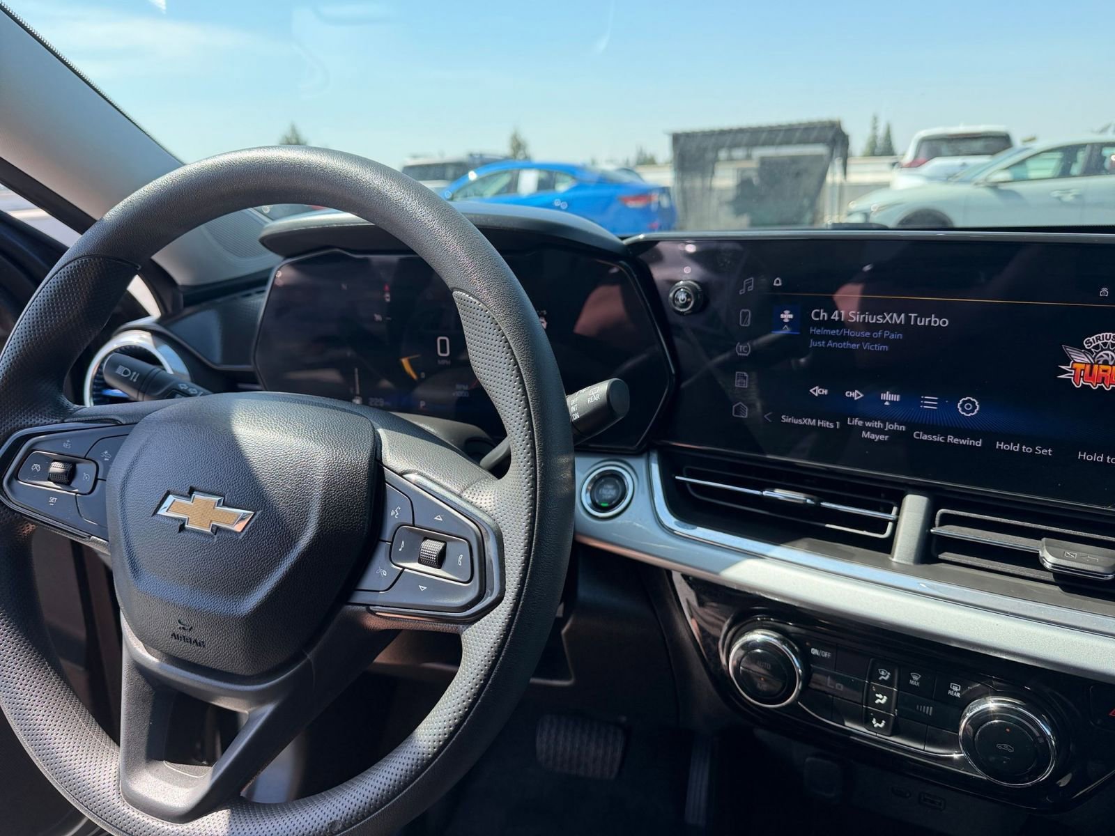 Thumbnail: 2025 Chevrolet Trax - 33