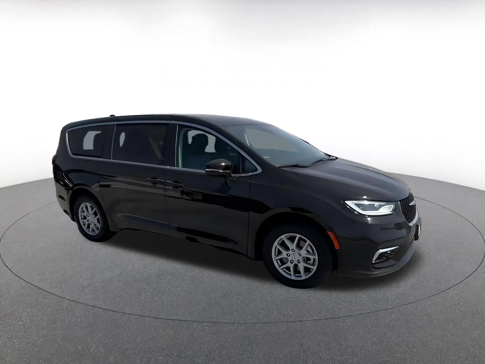 Thumbnail: 2024 Chrysler Pacifica - 2