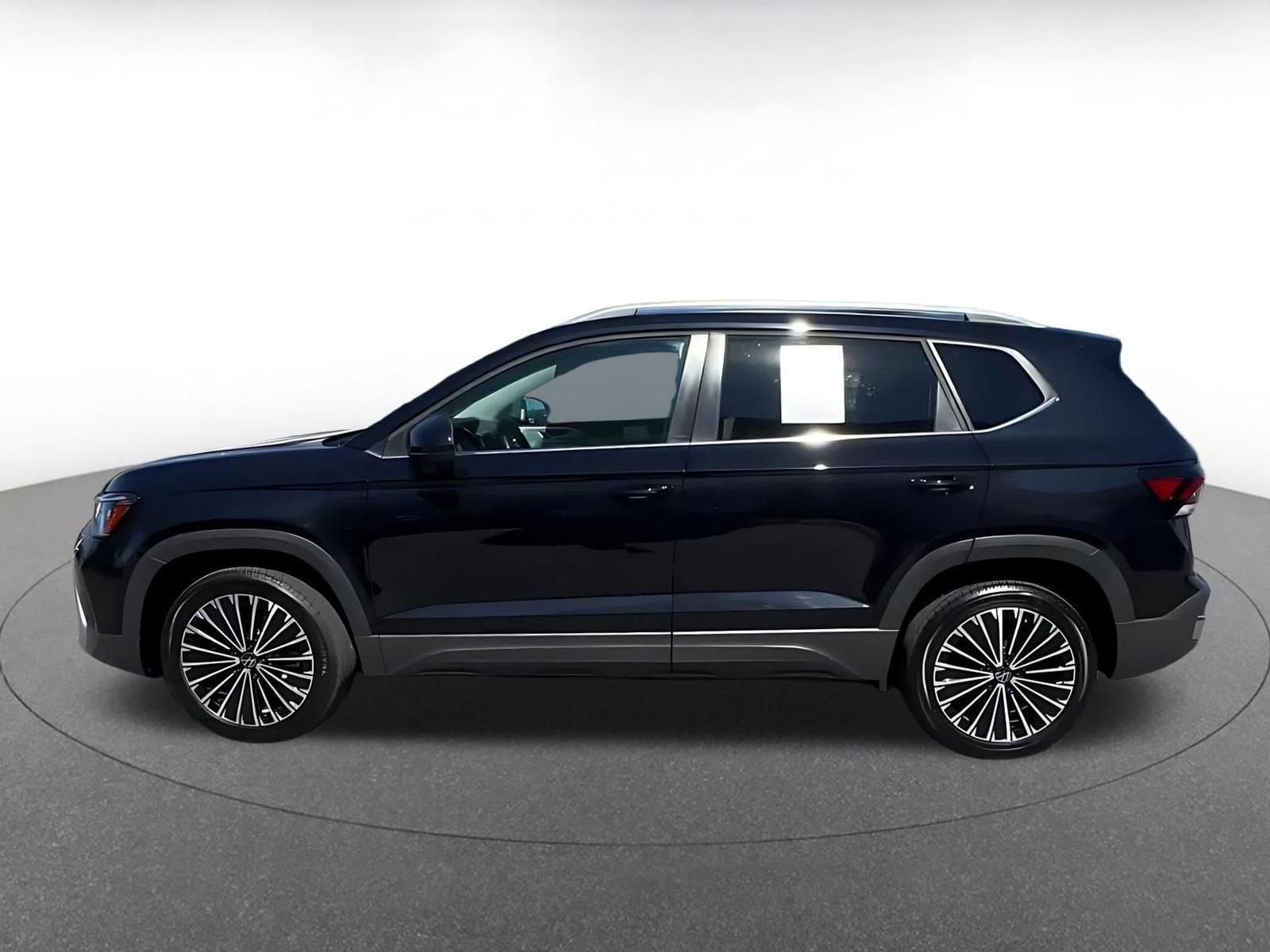 Thumbnail: 2025 Volkswagen Taos - 9