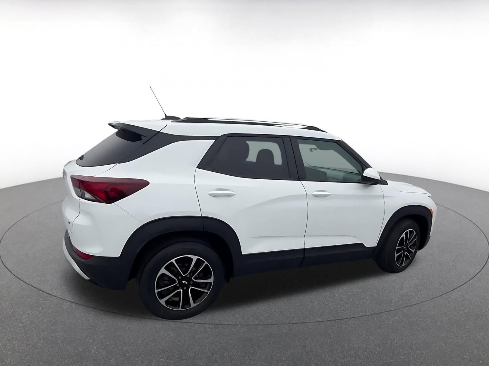 Thumbnail: 2025 Chevrolet TrailBlazer - 14