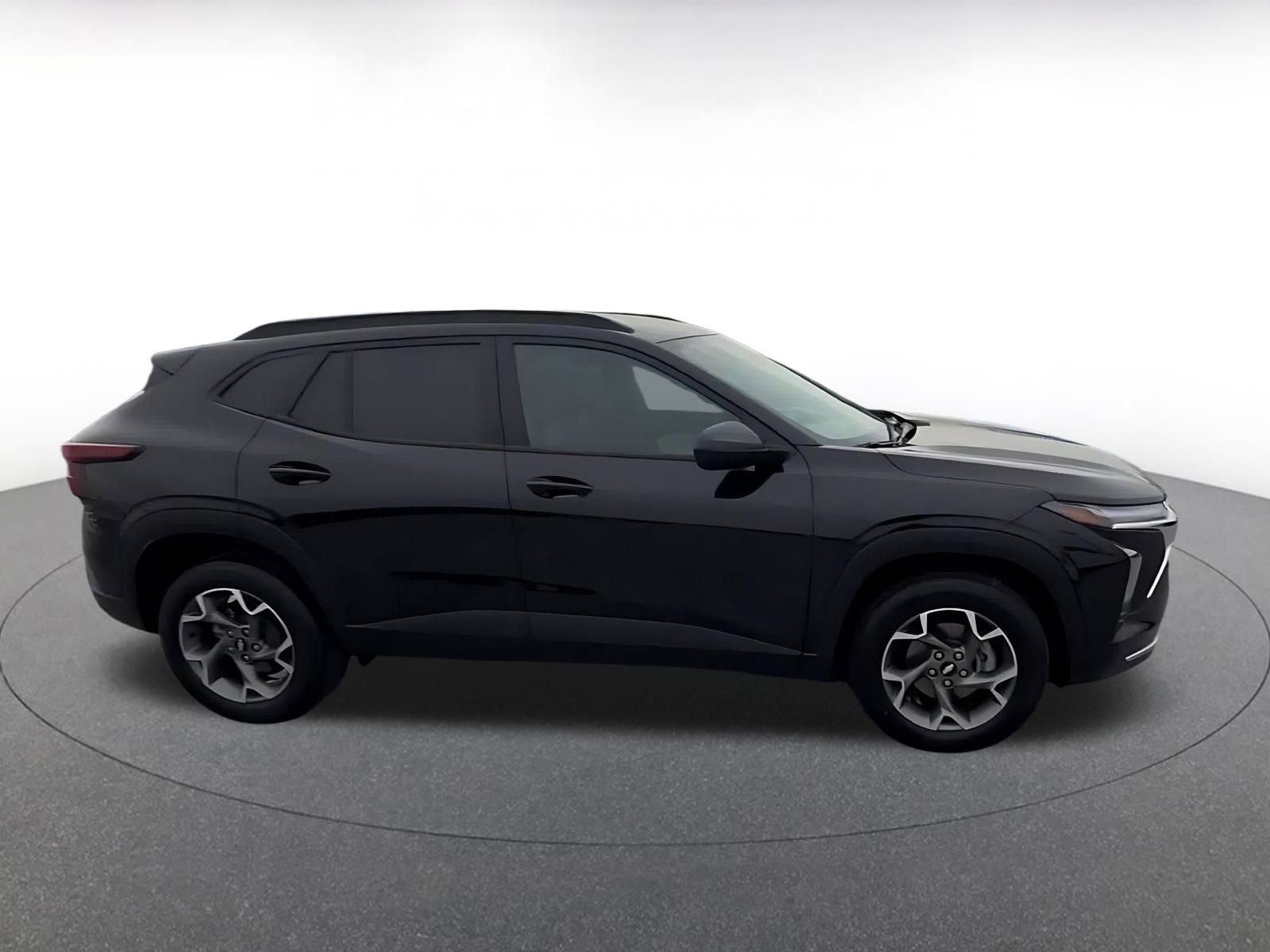 Thumbnail: 2025 Chevrolet Trax - 16