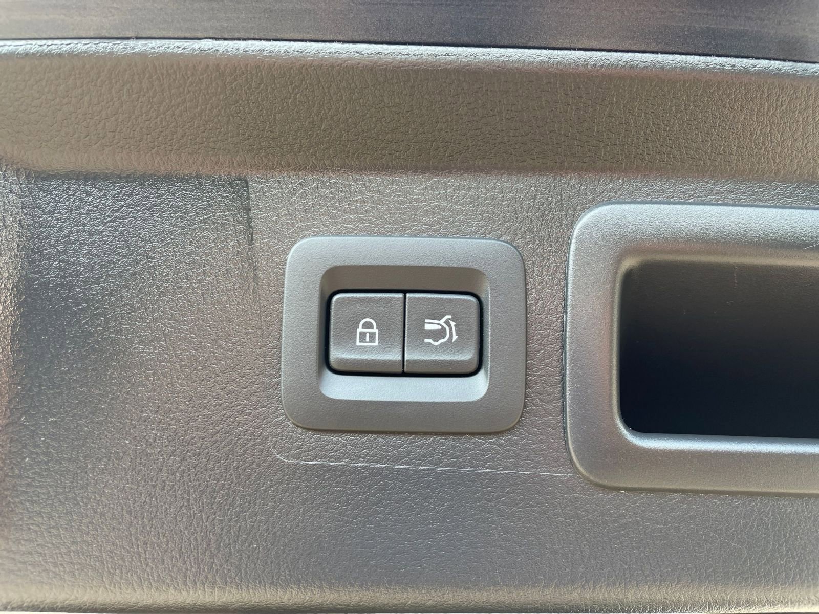 Thumbnail: 2025 Mazda CX-50 - 23