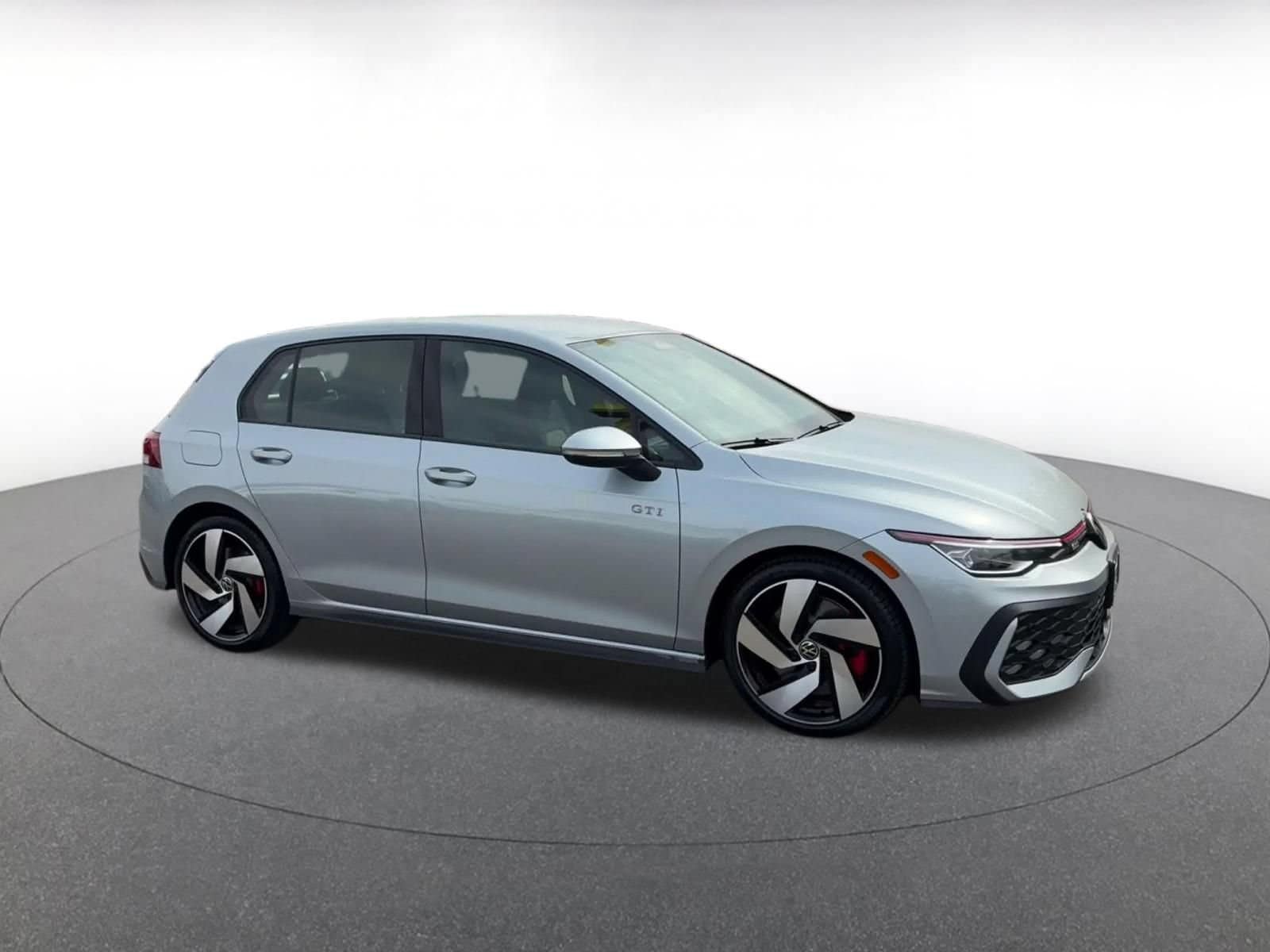 Thumbnail: 2026 Volkswagen Golf - 2