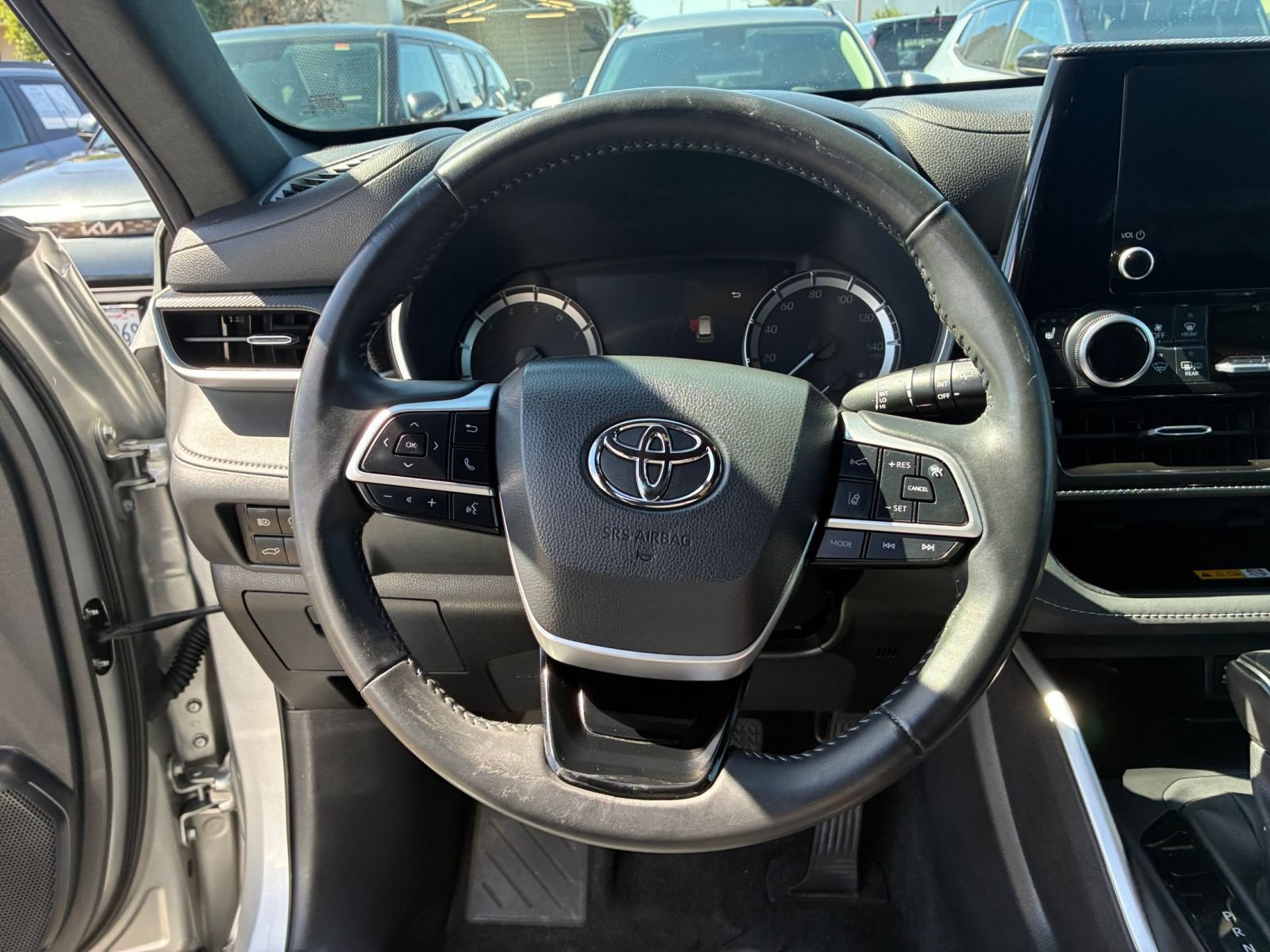 Thumbnail: 2024 Toyota Highlander - 30