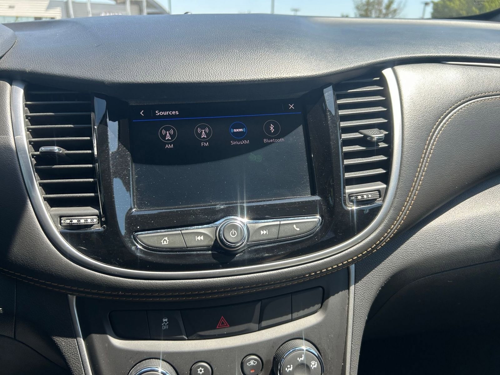 Thumbnail: 2022 Chevrolet Trax - 18