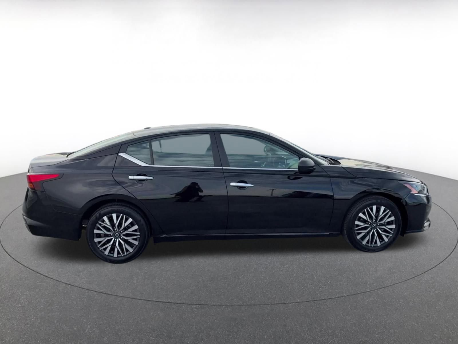 Thumbnail: 2025 Nissan Altima - 16