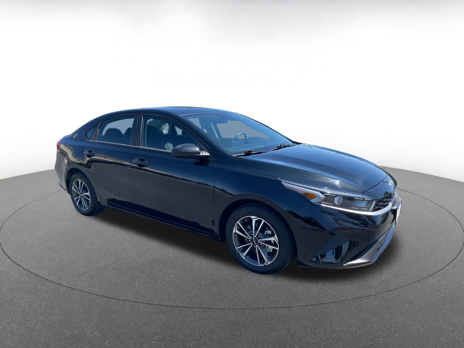 Thumbnail: 2024 Kia Forte - 3