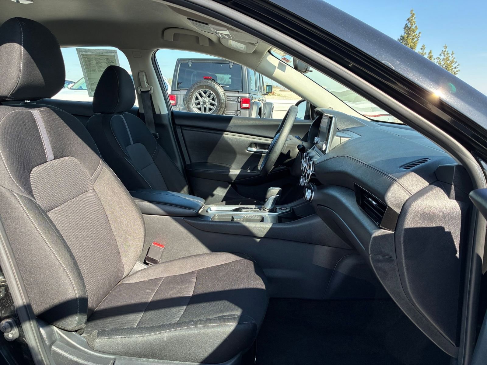 Thumbnail: 2025 Nissan Sentra - 33