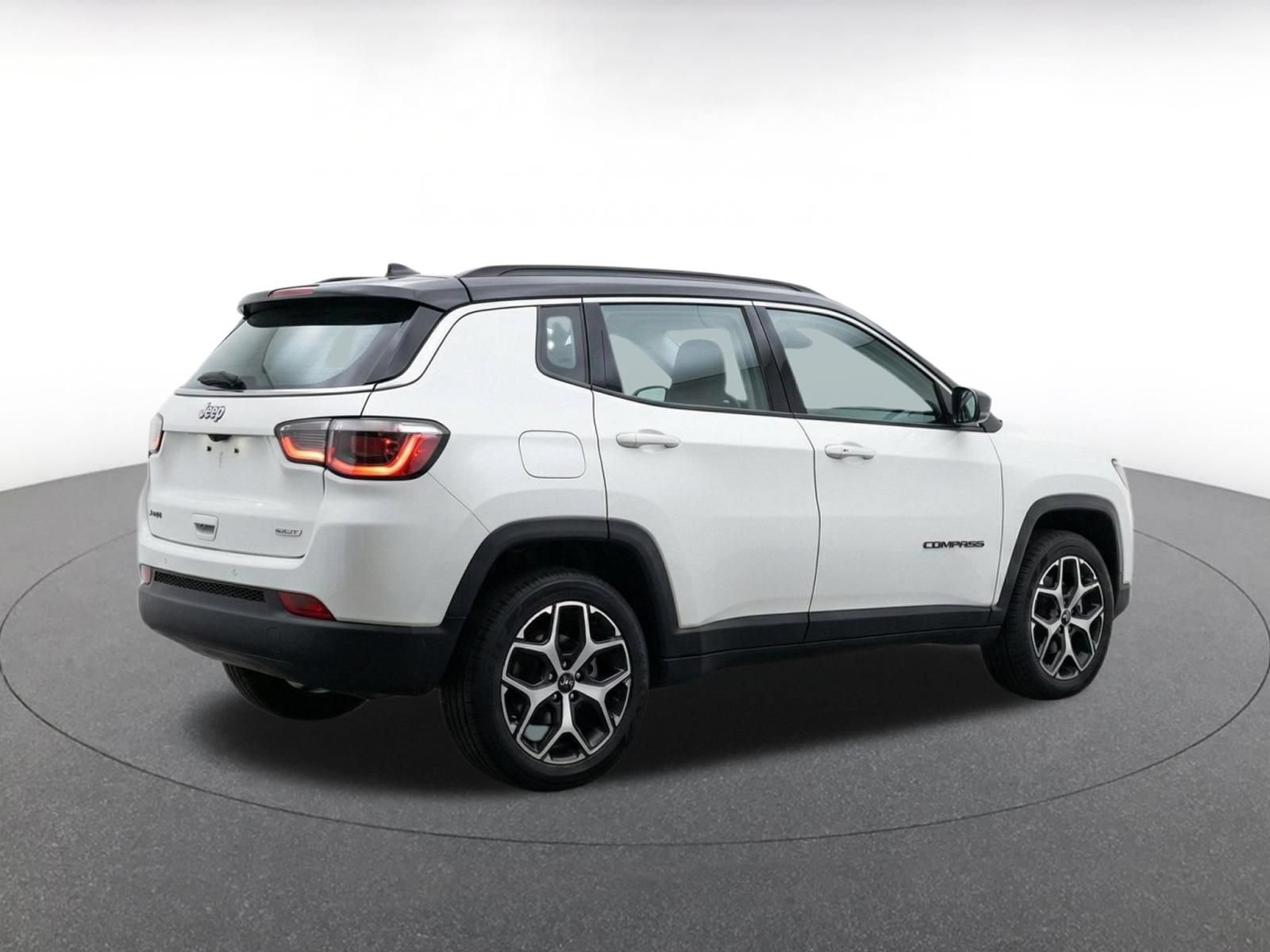 Thumbnail: 2025 Jeep Compass - 9