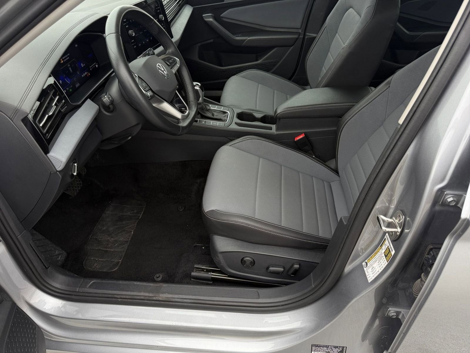 Thumbnail: 2025 Volkswagen Jetta - 25