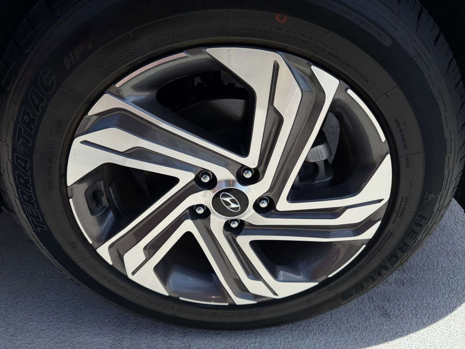 Thumbnail: 2023 Hyundai Santa Fe - 30