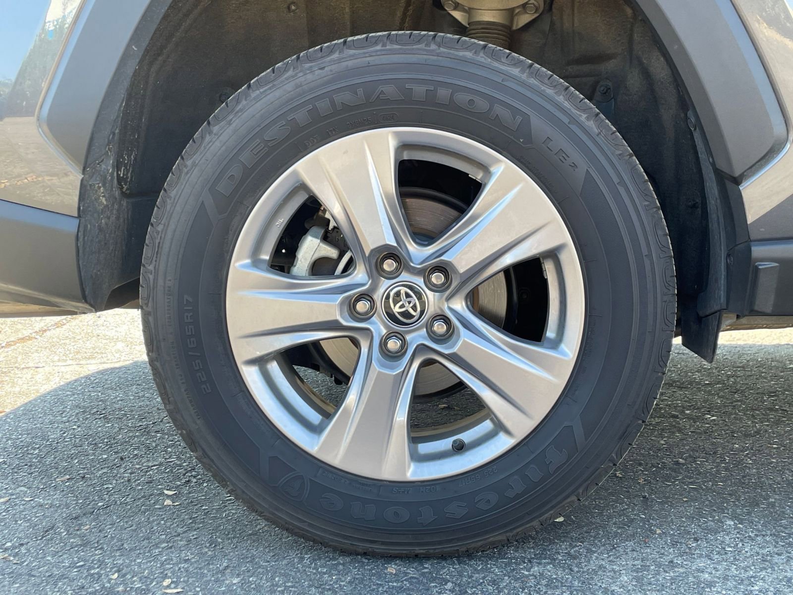 Thumbnail: 2025 Toyota RAV4 - 29