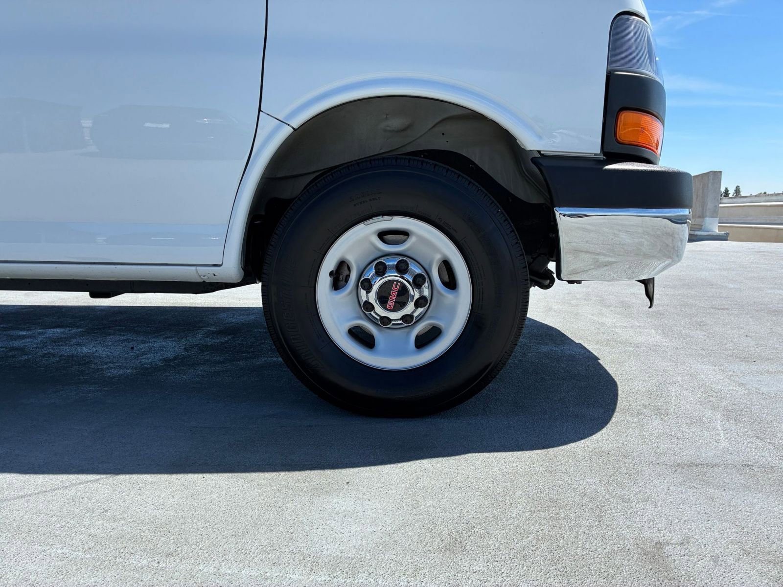 Thumbnail: 2025 GMC Savana - 28